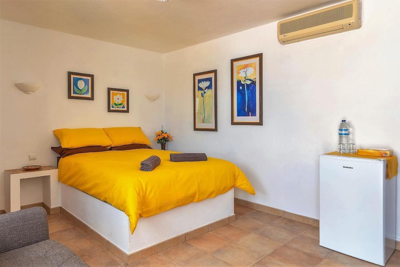Casa Dos Ninos Bed & Breakfast Sao Bartolomeu de Messines Bagian luar foto
