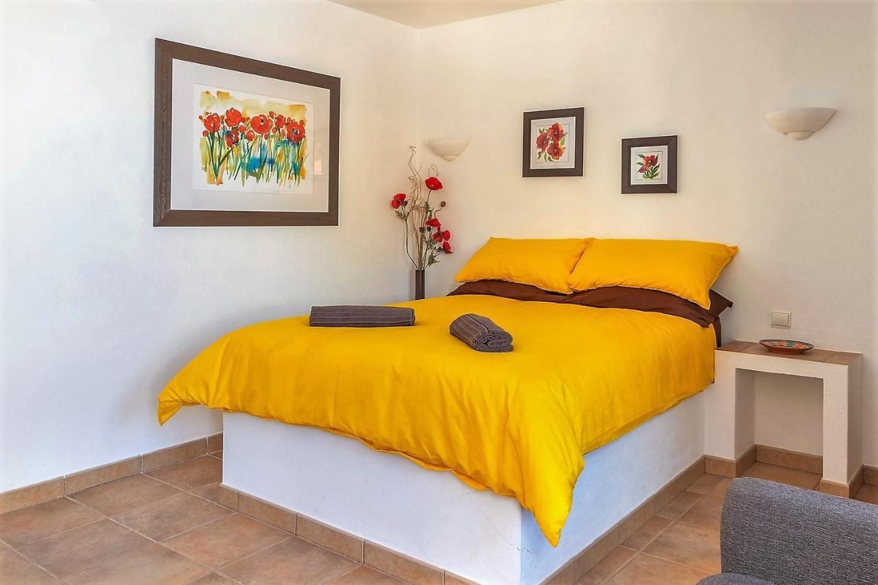 Casa Dos Ninos Bed & Breakfast Sao Bartolomeu de Messines Bagian luar foto