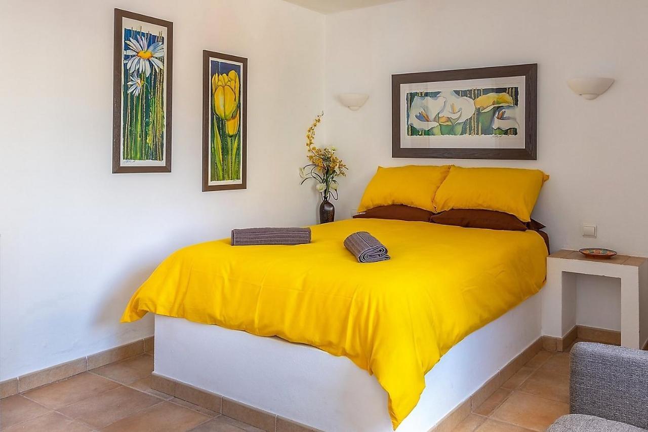 Casa Dos Ninos Bed & Breakfast Sao Bartolomeu de Messines Bagian luar foto