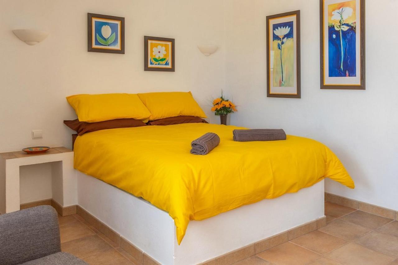 Casa Dos Ninos Bed & Breakfast Sao Bartolomeu de Messines Bagian luar foto