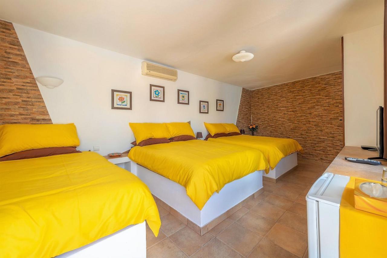 Casa Dos Ninos Bed & Breakfast Sao Bartolomeu de Messines Bagian luar foto